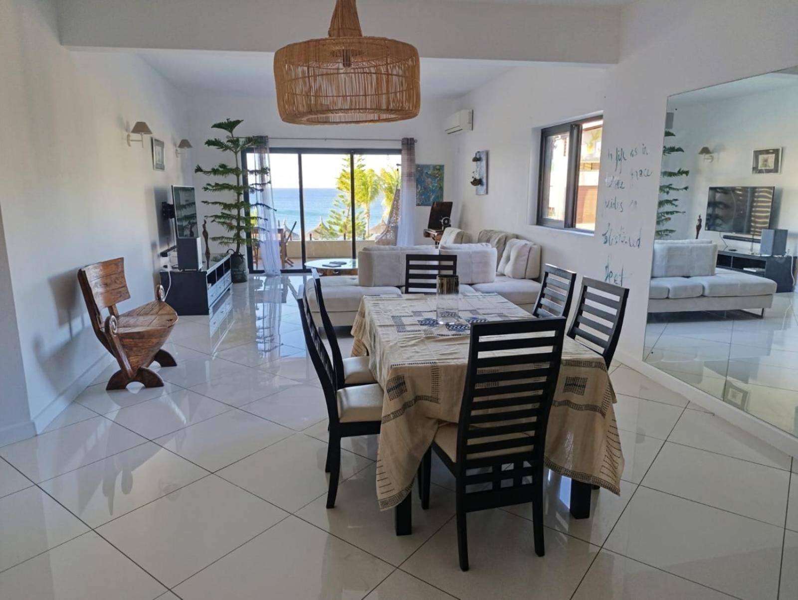 Magnificent Sea-View Apartment Flic-en-Flacq Εξωτερικό φωτογραφία