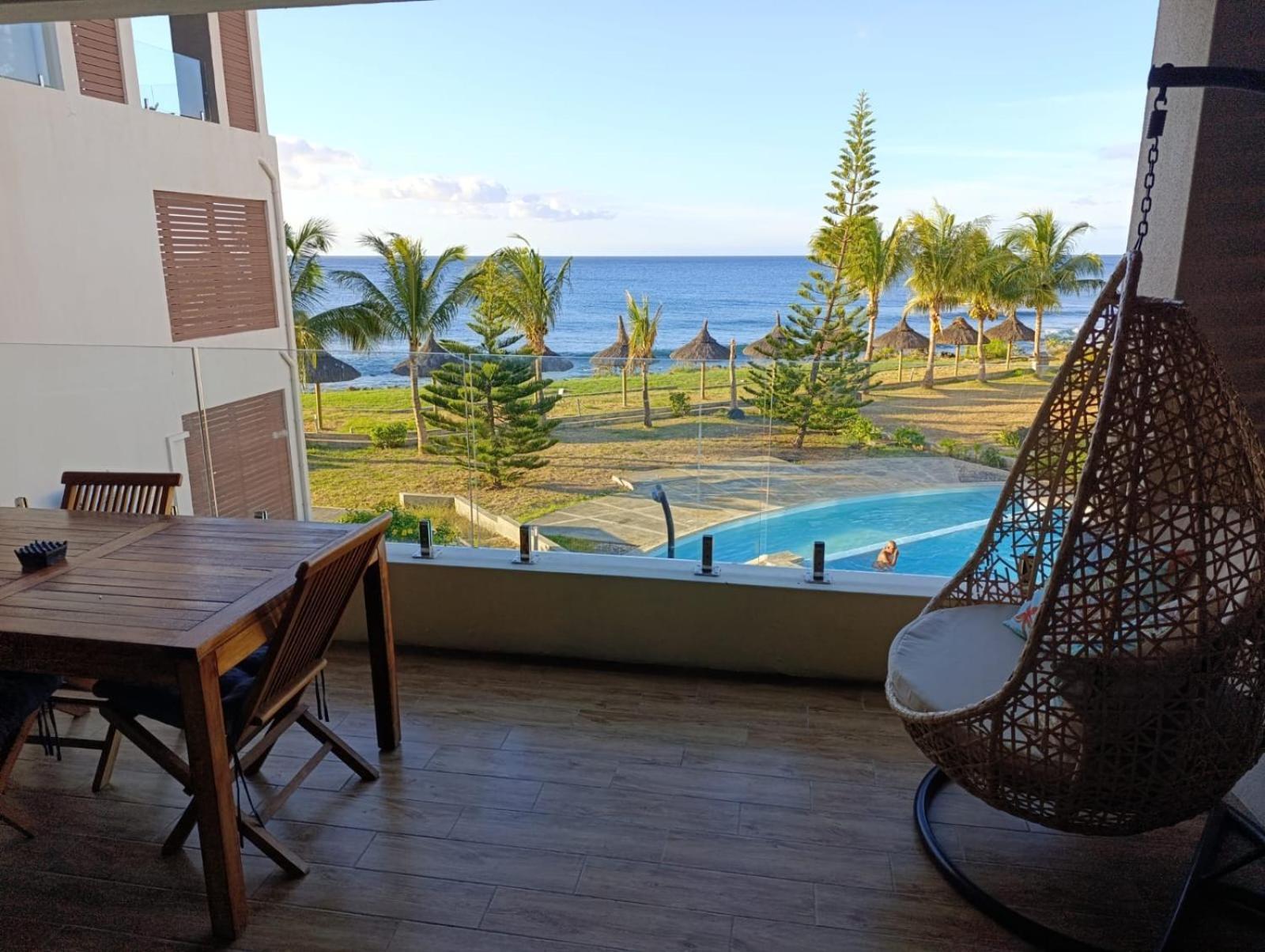 Magnificent Sea-View Apartment Flic-en-Flacq Εξωτερικό φωτογραφία